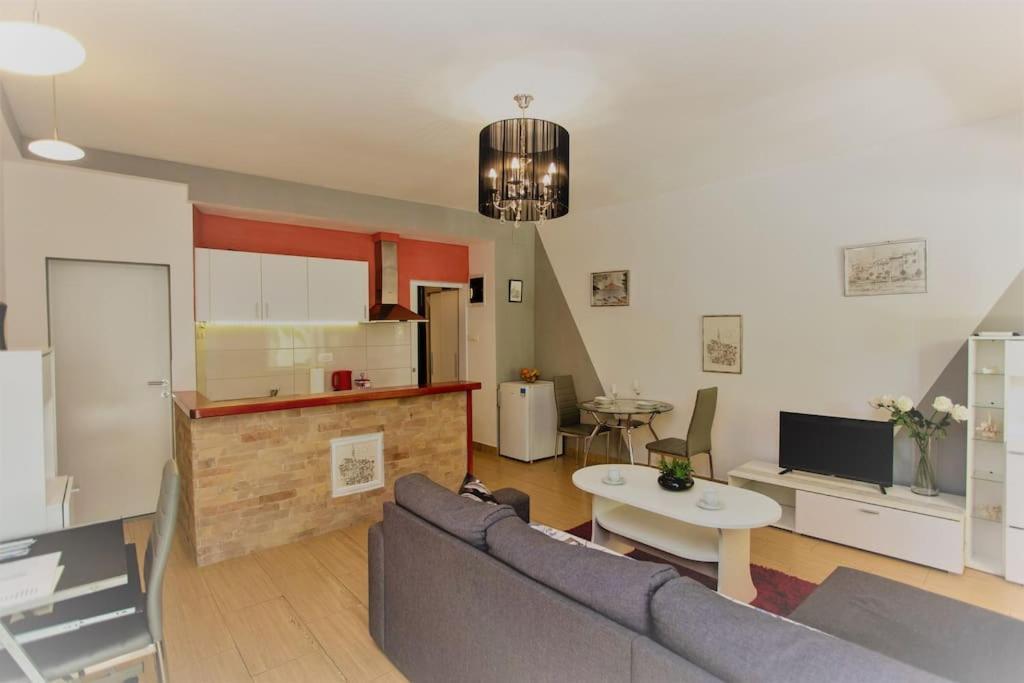Apartament Apartman Den,Rovinj Oaza U Centru Grada I Besplatnim Parkingom Zewnętrze zdjęcie